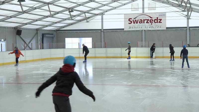 SWARZĘDZKIE LODOWISKO ZAPRASZA